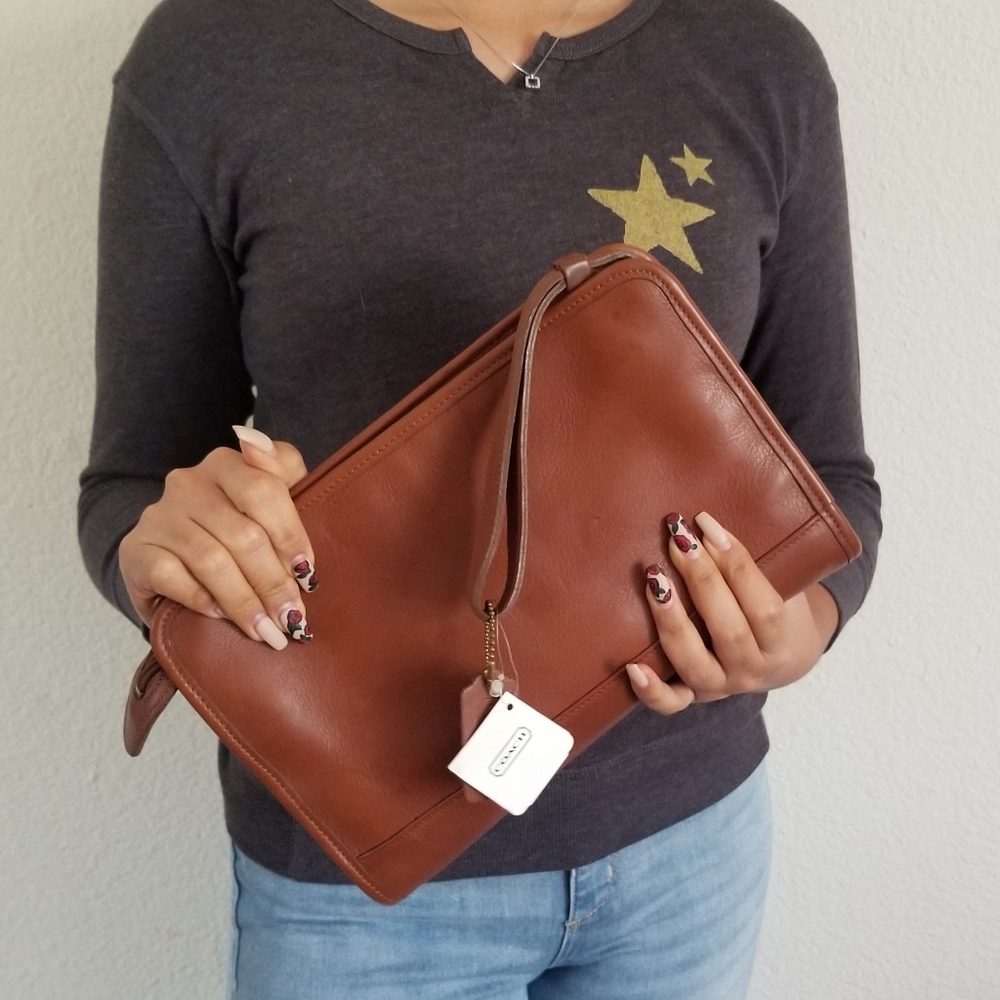 Vintage Coach Zip Top International Clutch